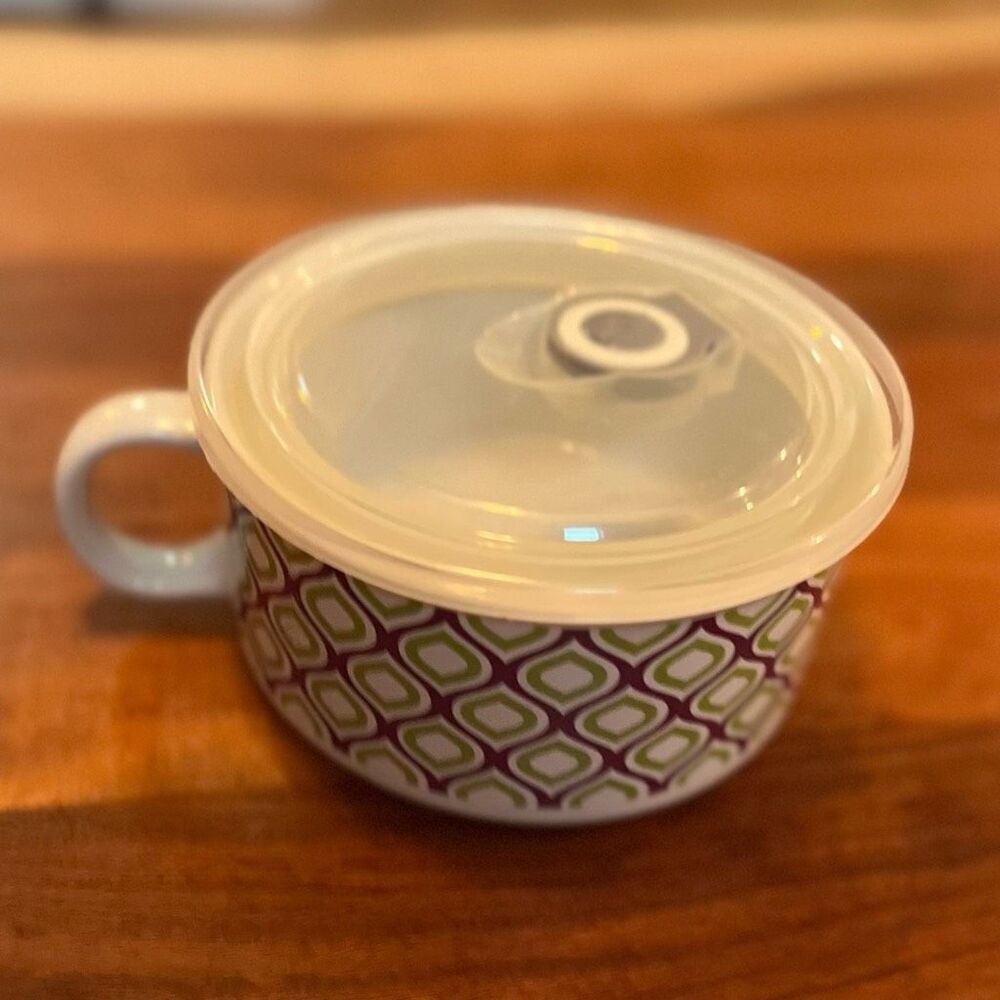 Tupperware with Lid